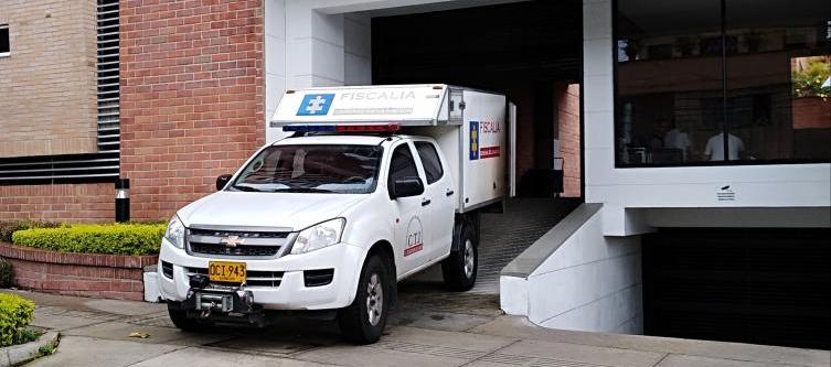 Criminalística en el hotel en donde fue hallado sin vida el ciudadano extranjero