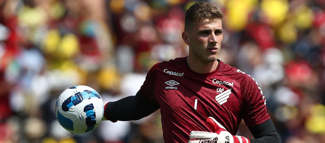 Bento, portero del Athletico Paranaense. 