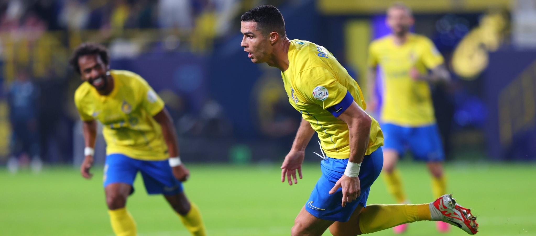 Cristiano Ronaldo festeja uno de los goles marcados este viernes al Al-Akhdoud.