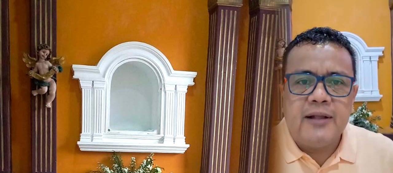 Sacerdote de Tolú Derian Rodríguez, y el lugar vacío tras el robo de la Custodia.