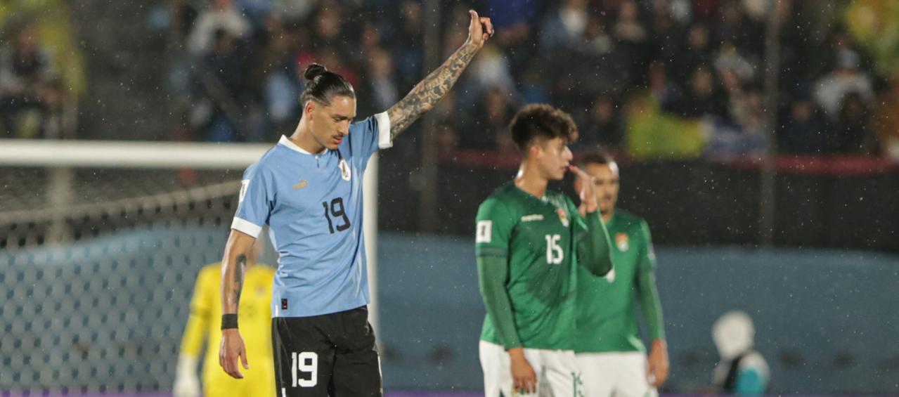 El delantero Darwin Núñez marcó el primero y el tercer gol de Uruguay.