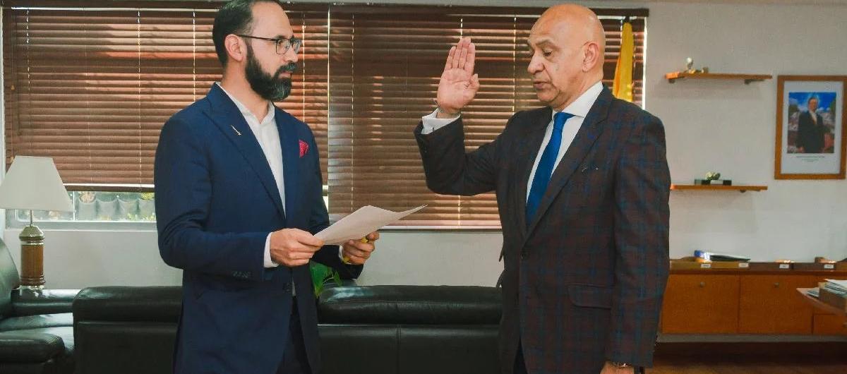 El Ministro de Minas, Andrés Camacho, posesionó al nuevo director de la CREG, Omar Fredy Prias Caicedo