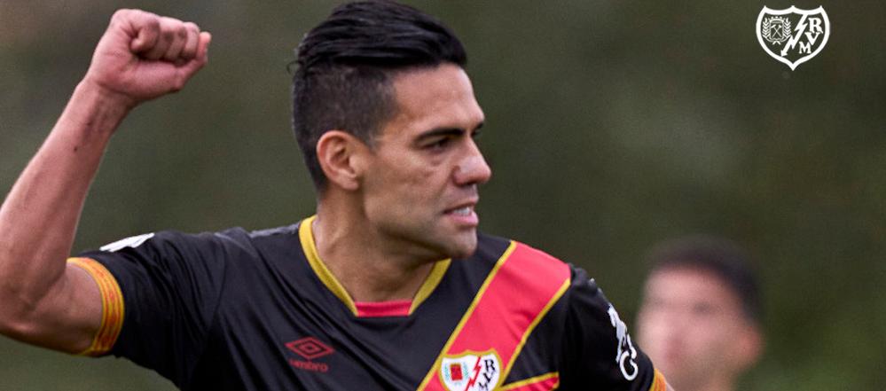 Falcao marcó de penalti en el minuto 7 e hizo el segundo en el 15.  