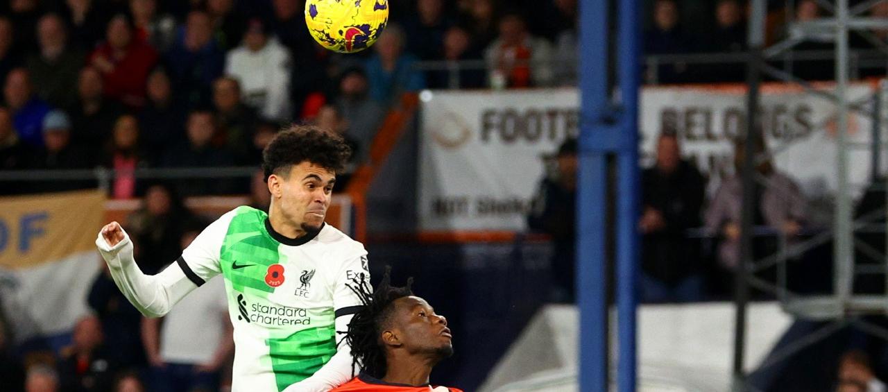 El cabezazo de Luis Díaz que terminó en el gol del empate del Liverpool 