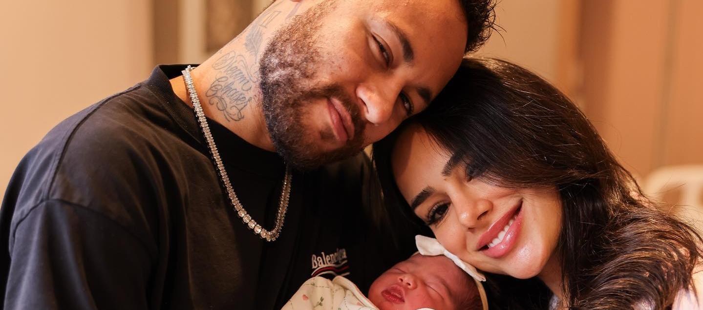 Neymar con Bruna Biancardi y su hija recién nacida. 