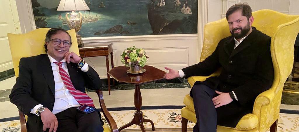 El mandatario Gustavo Petro junto a Gabriel Boric, Presidente de Chile.