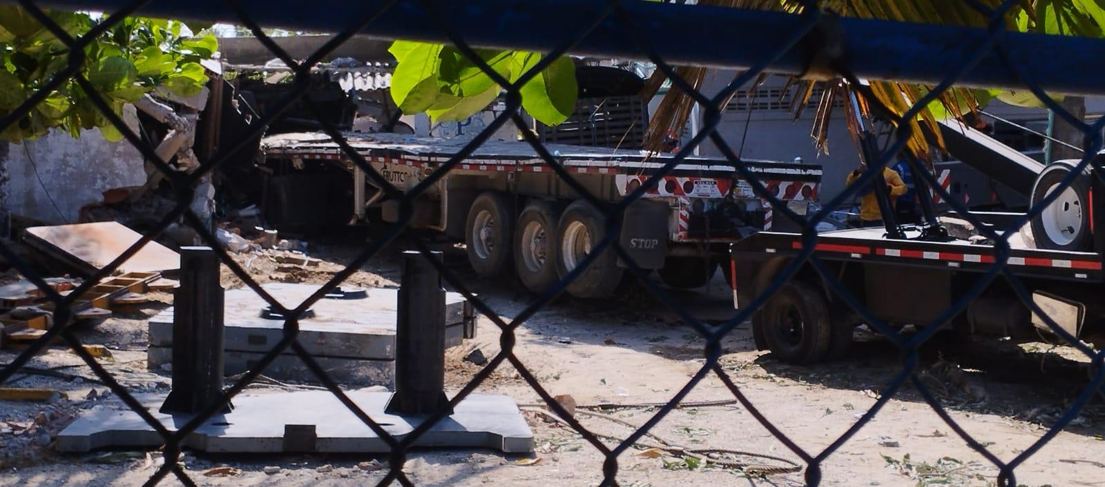 Accidente de tractomula en Pradomar