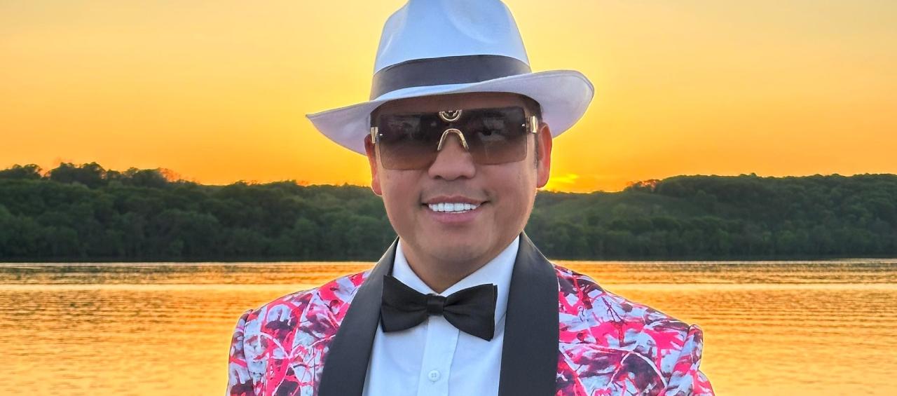 Tou Ger Xiong, comediante estadounidense, asesinado recientemente en Medellín. 