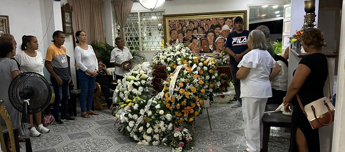 Cuerpo del maestro Lisandro Meza es velado en su casa en Los Palmitos, Sucre.