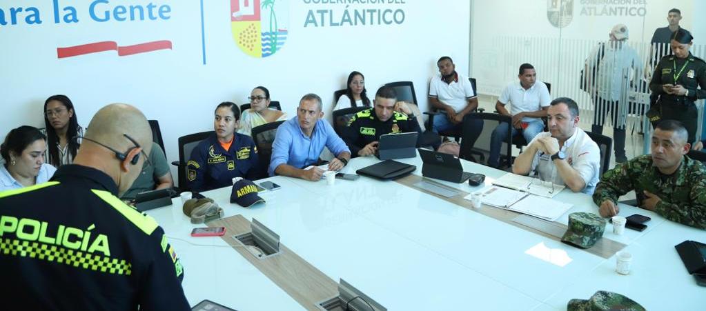 Consejo de Seguridad Departamental, presidido por el Secretario del Interior Yesid Turbay.. 