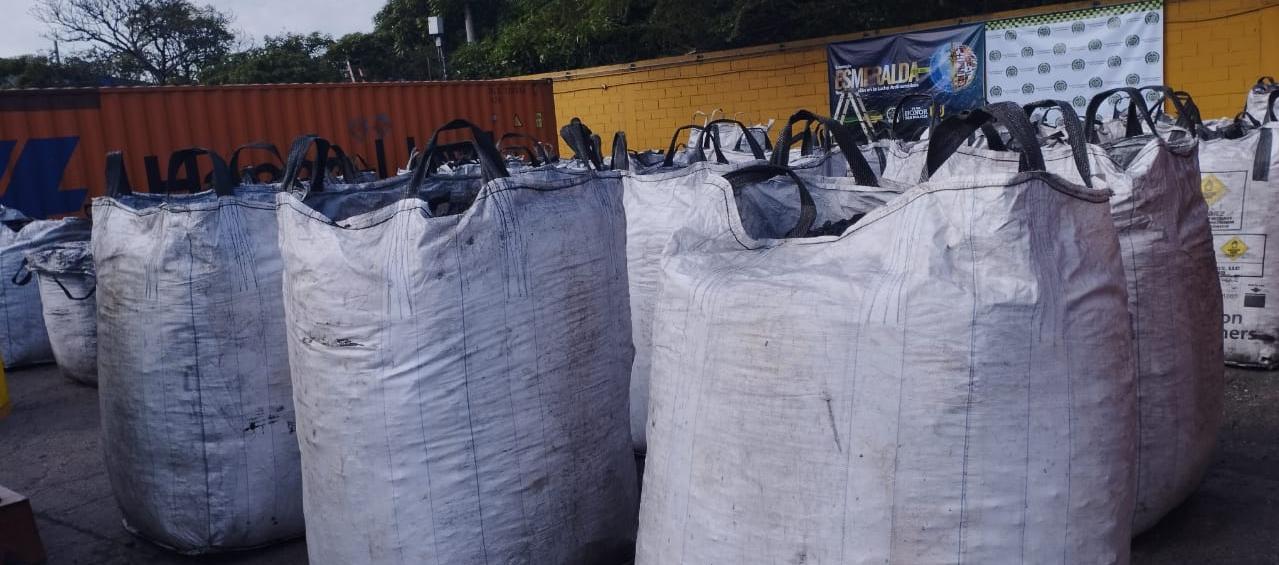 La droga estaba camuflada en un cargamento de carbón. 