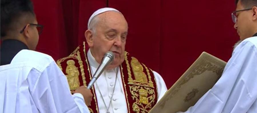El Papa en la bendición Urbi et Orbi.