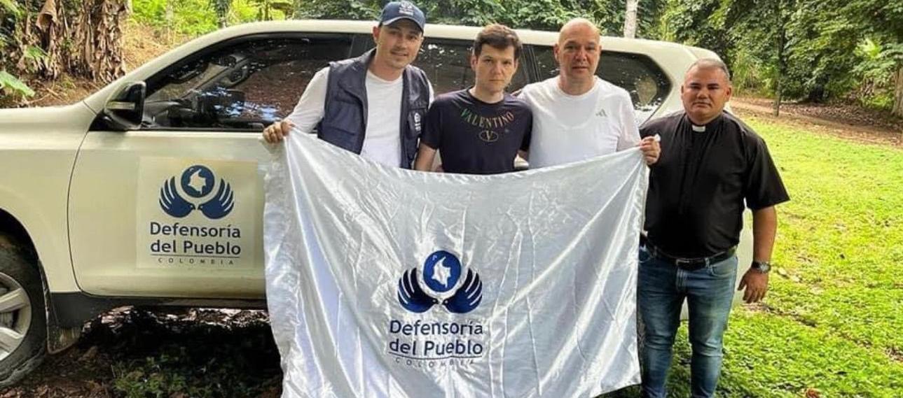 El empresario Fabián Arias minutos después de haber sido entregado a la Defensoría del Pueblo