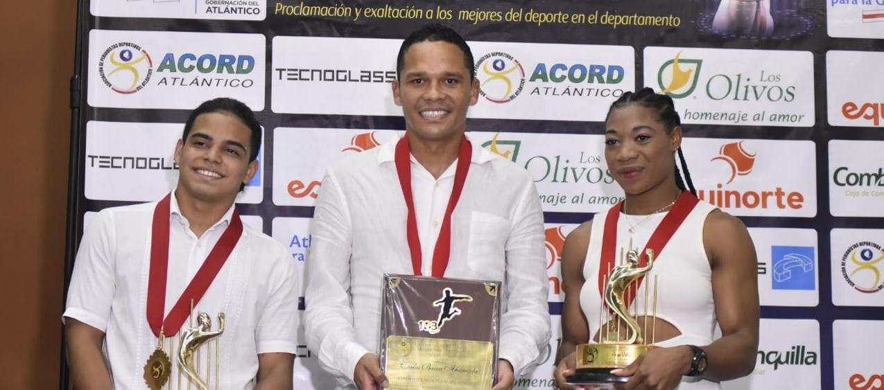 El ciclista Francisco Jaramillo, el futbolista Carlos Bacca y la boxeadora Angie Valdez. 