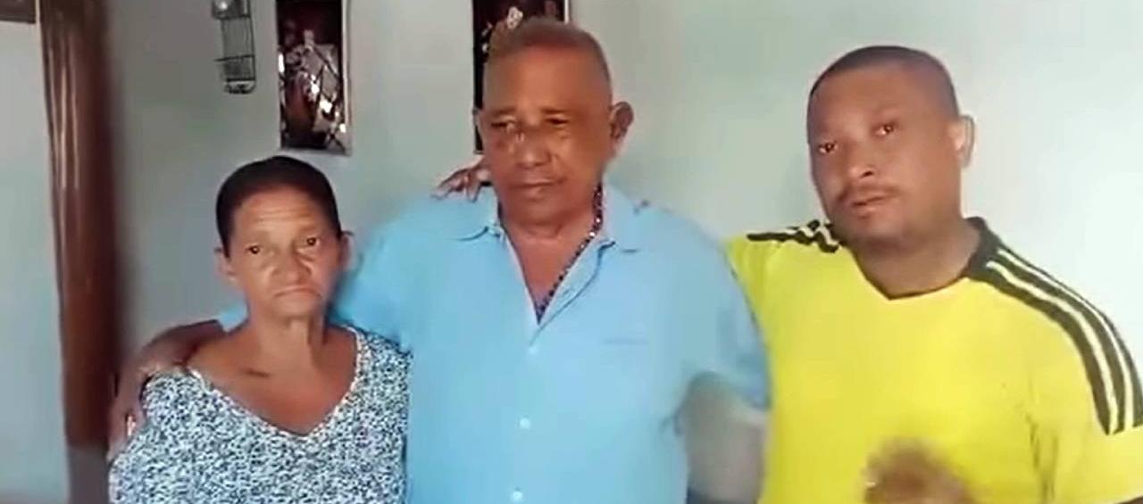 Homero Castillo Jr. aseguró que ha recibido golpes en la calle por lo sucedido.
