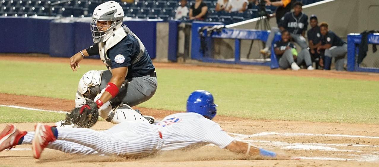 Ricardo Céspedes anota la primera carrera tras ser empujado por sencillo de Fabián Pertuz.