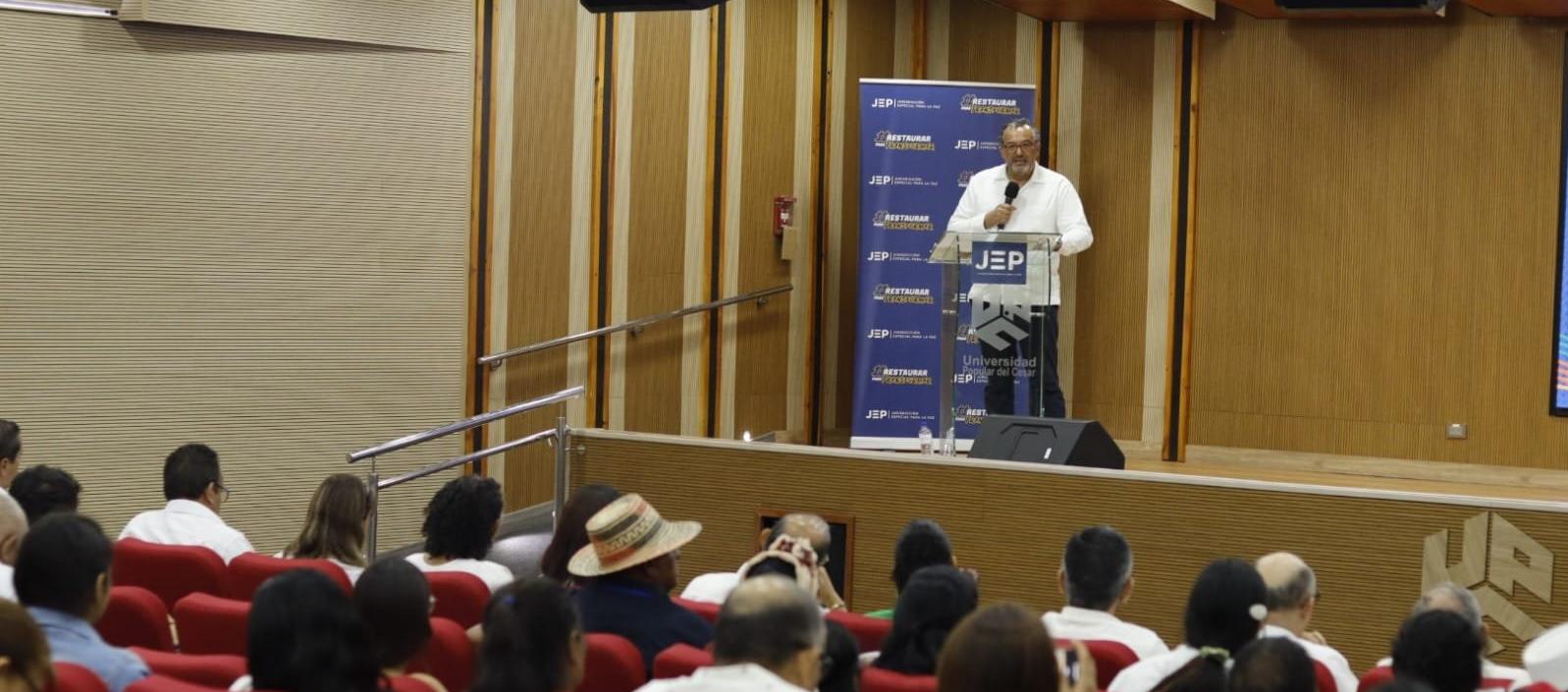 Magistrado Roberto Vidal, presidente de la JEP, en la rendición de cuentas en Valledupar. 