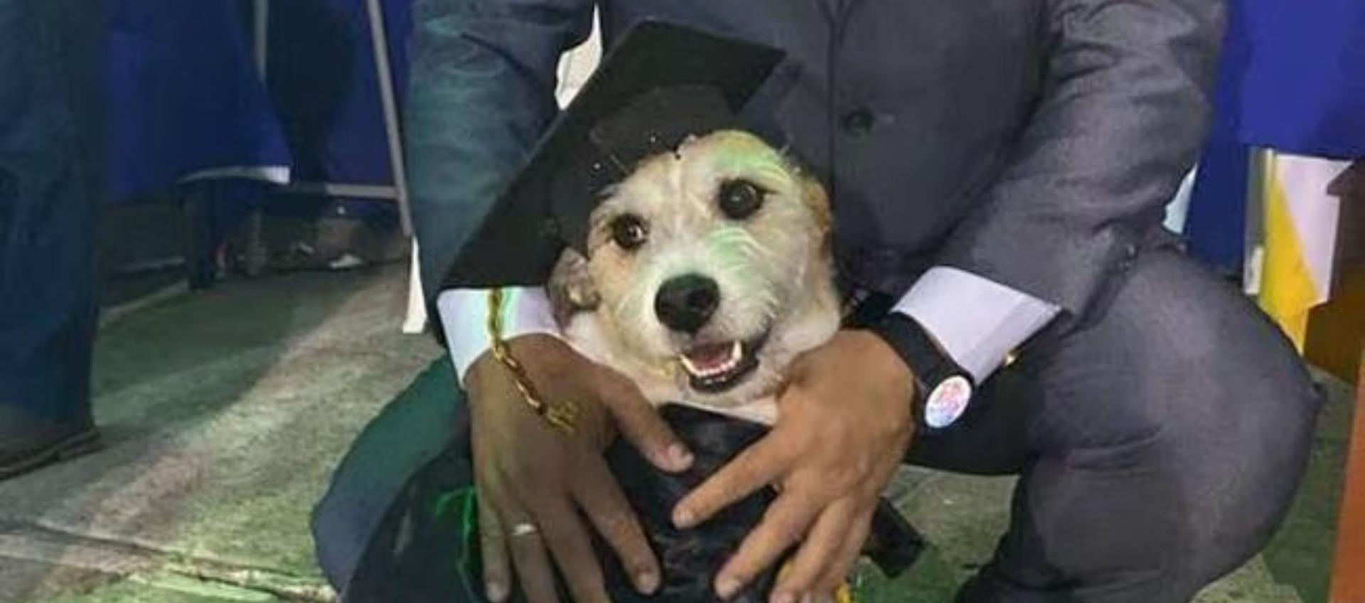 'La mona' en su graduación.