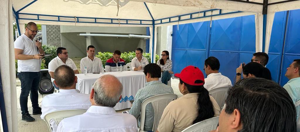 Reunión de Triple A con mandatarios.
