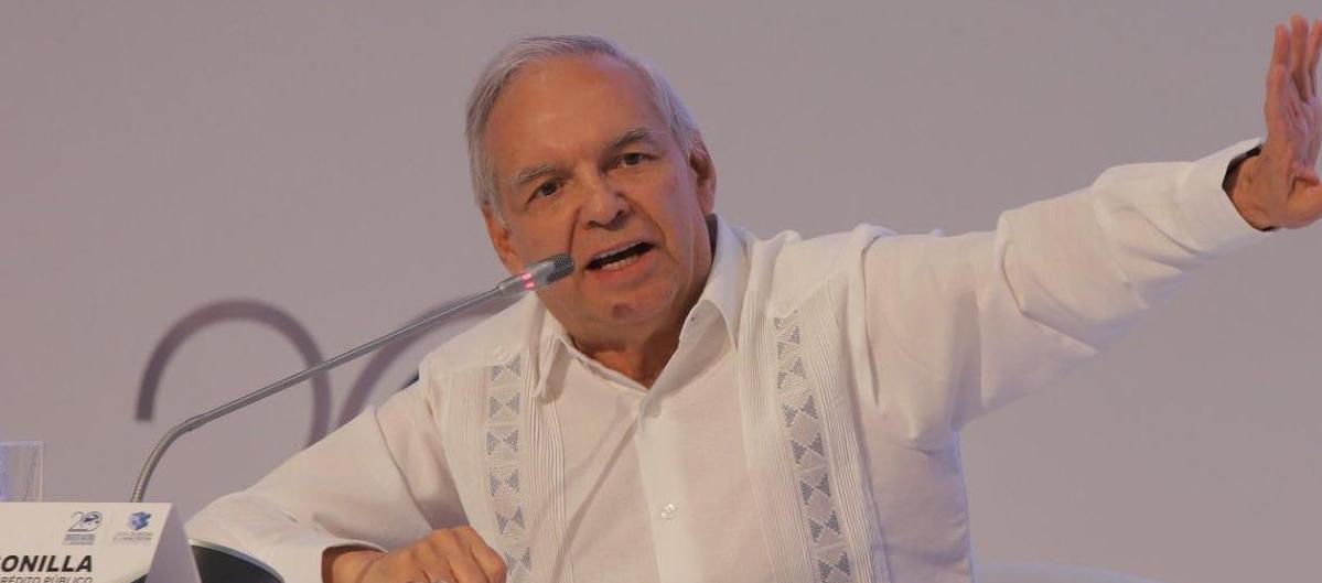 Ricardo Bonilla, Ministro de Hacienda. 
