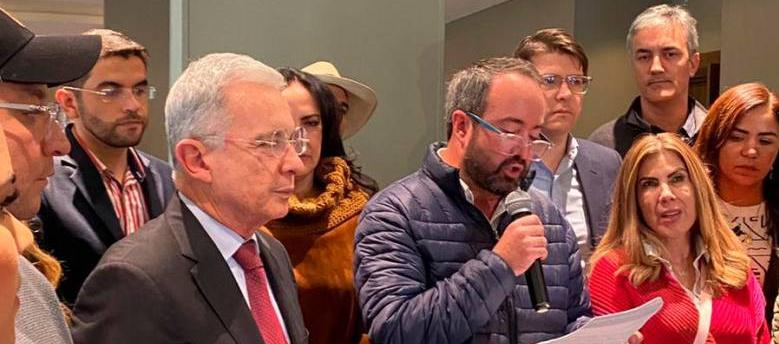 Álvaro Uribe Vélez y Ciro Ramírez.