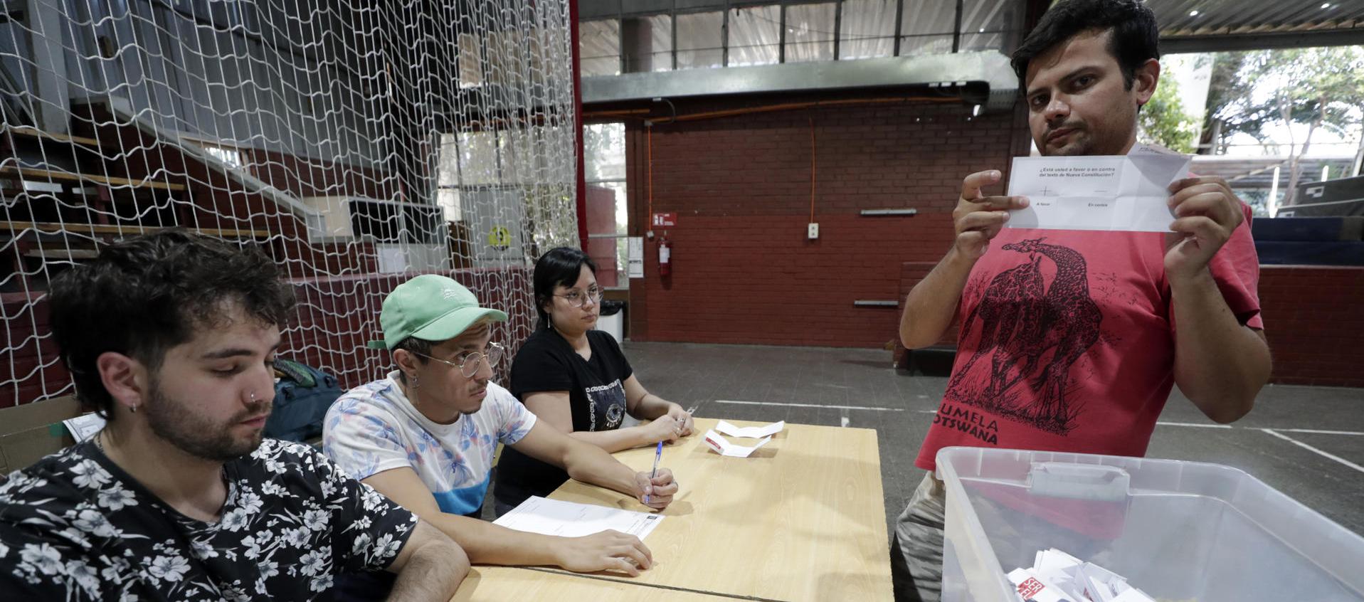 Más de un millón de chilenos votaron.