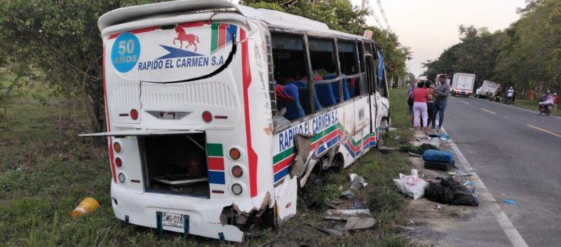 La buseta involucrada en el accidente