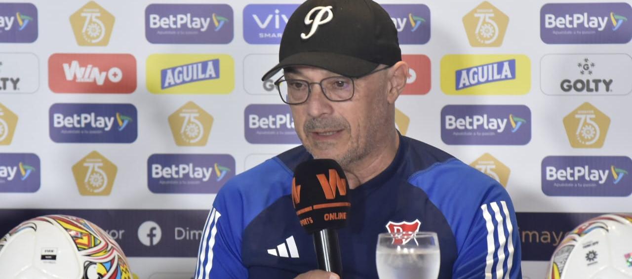 El uruguayo Alfredo Arias, director técnico del Medellín.