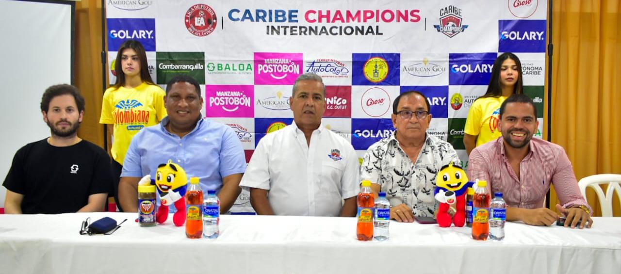 Armando 'Ringo' Amaya, Carlos Bolívar y Francisco Sánchez durante el lanzamiento del torneo. 