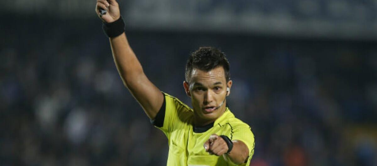 Nicolás Gallo, árbitro internacional de Colombia. 