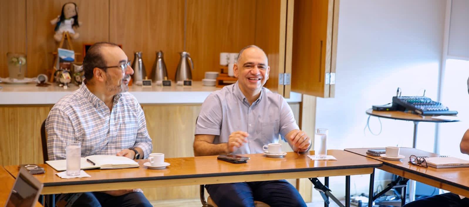 El presidente de la CAF, Sergio Diaz-Granados y el nuevo alcalde de Santa Marta, Carlos Pinedo