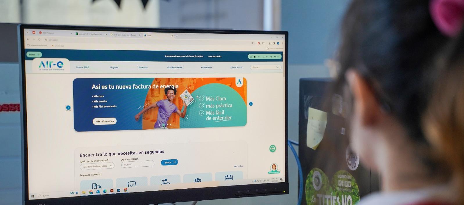 Una de las opciones es el Web Chat de la página www.air-e.com.