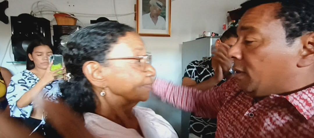 Ana Isabel junto a su hijo 'El pollito' Herrera.