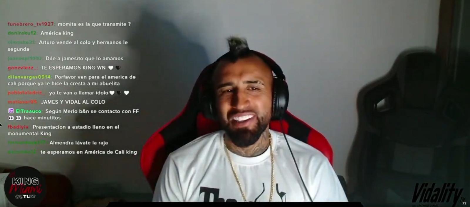 Arturo Vidal durante su diálogo en Twitch con James Rodríguez. 