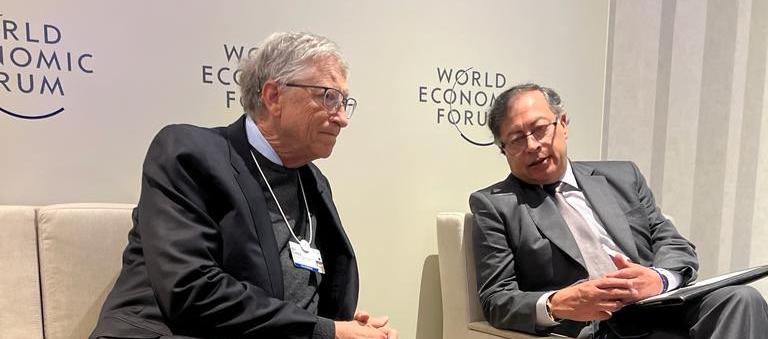Bill Gates y Gustavo Petro. 