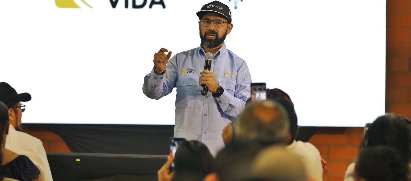 El Ministro de Minas y Energía, Andrés Camacho.