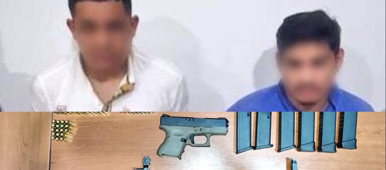 Los capturados y las armas incautadas.