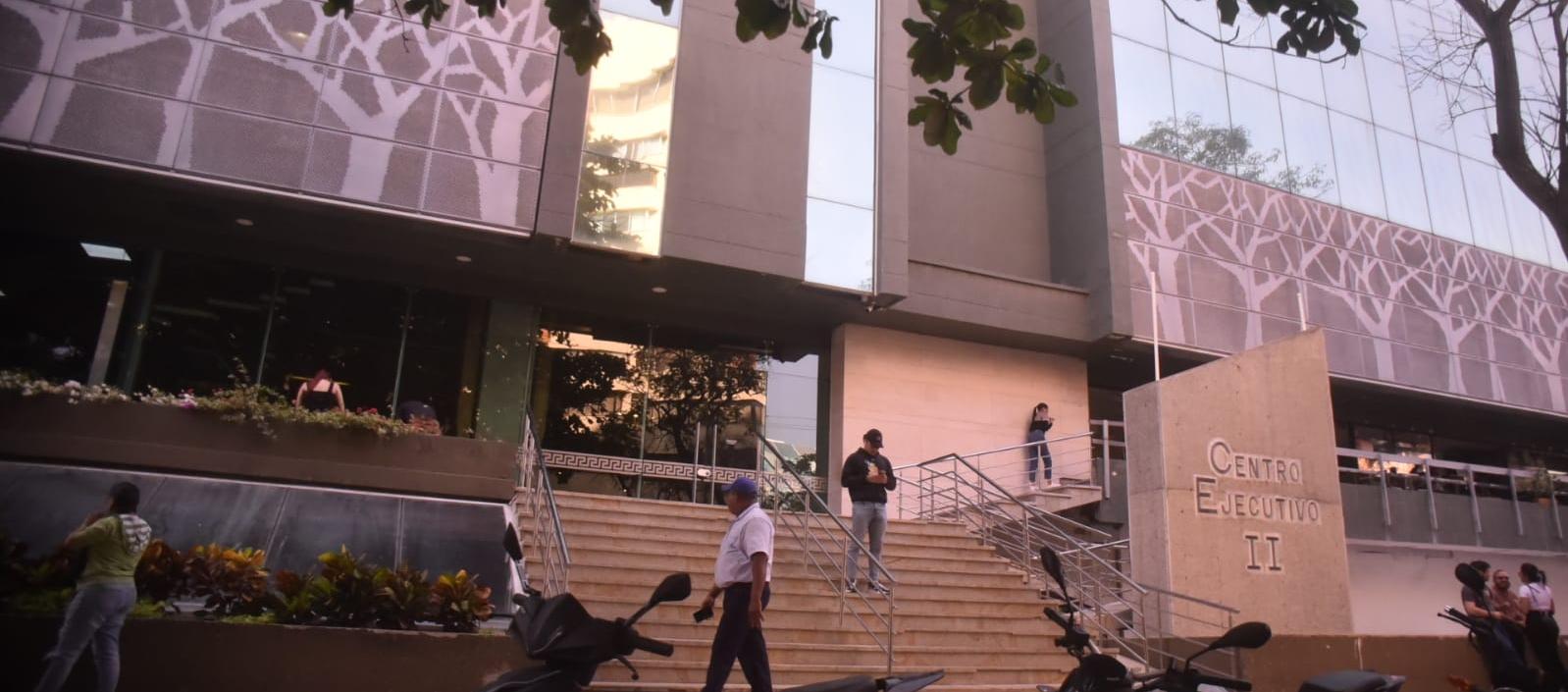 La 'megaoficina' está ubicada en el séptimo piso del Centro Ejecutivo II.