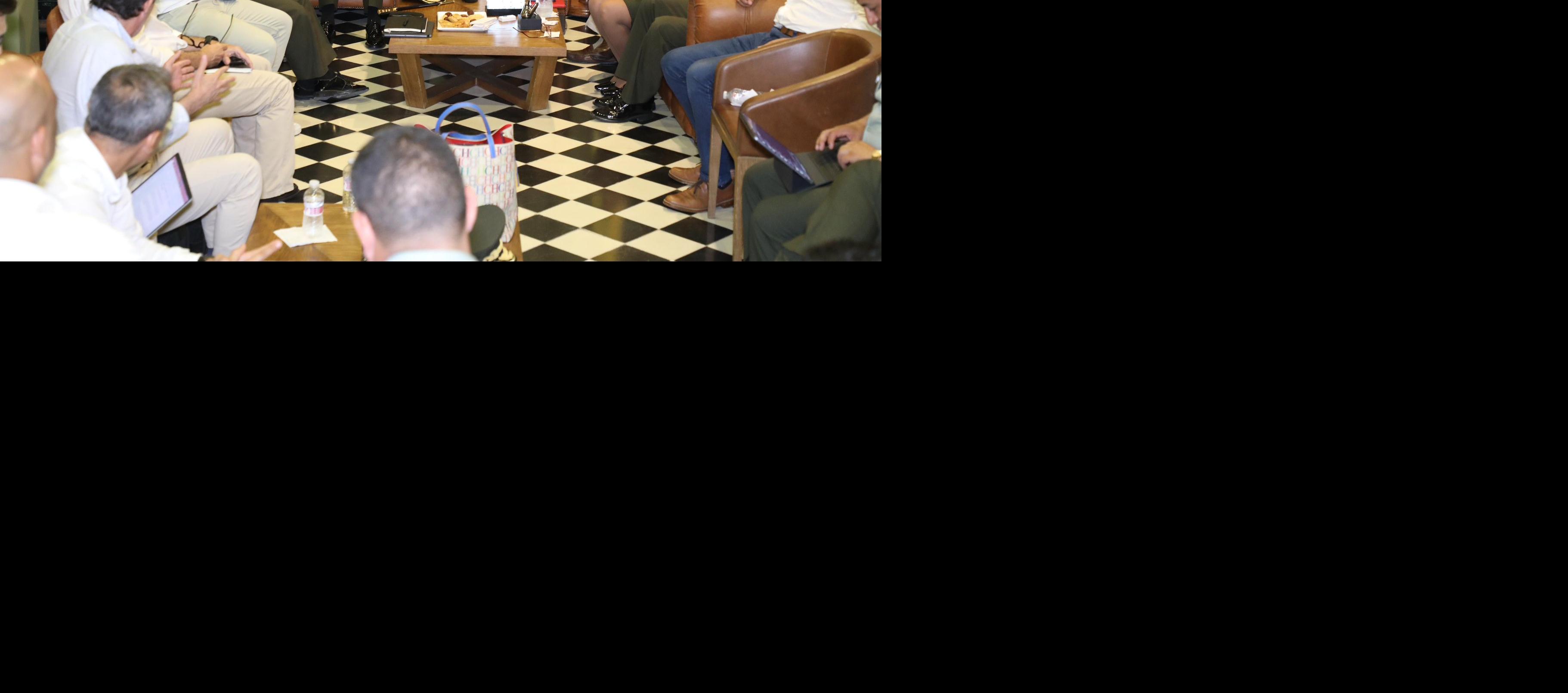 Reunión de seguridad con los altos mandos de la Policía. 