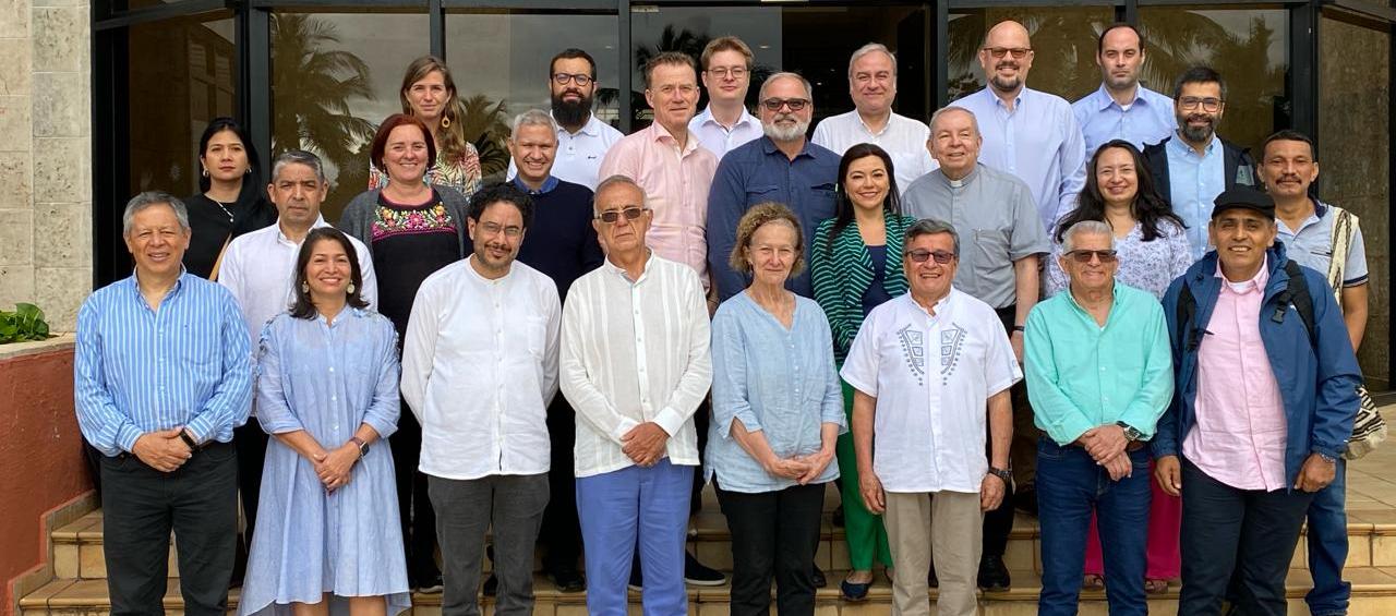 Delegaciones del Gobierno y del ELN.