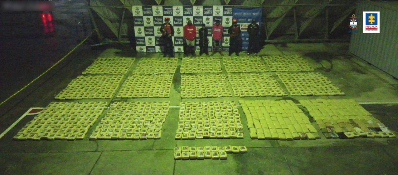 Droga incautada por la Armada.