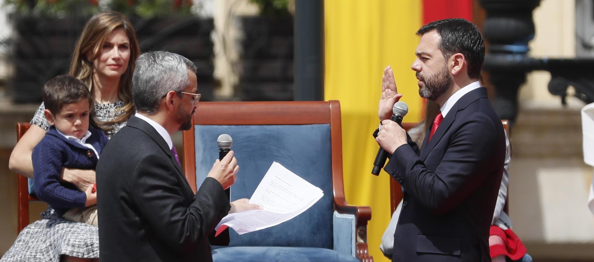 Carlos Fernando Galán en el juramento durante su posesión.