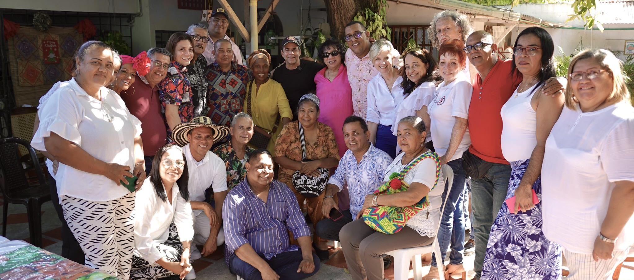 Hacedores del Carnaval junto a Alejandro Char, Alcalde de Barranquilla.