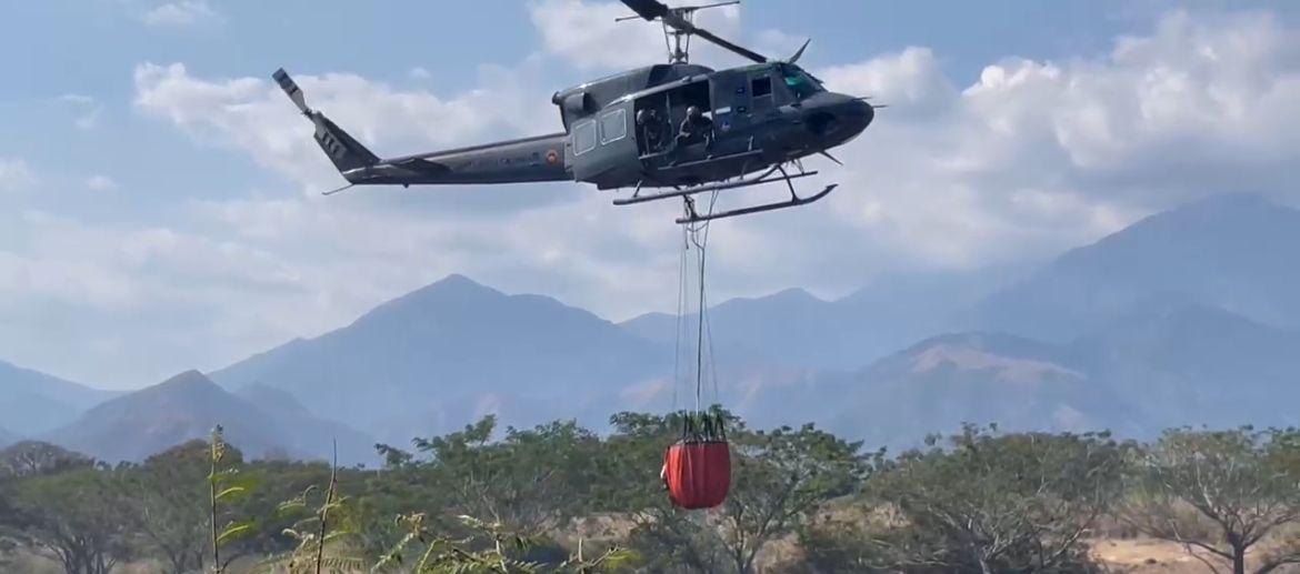 Helicóptero Bell-212 ‘Rapaz’.