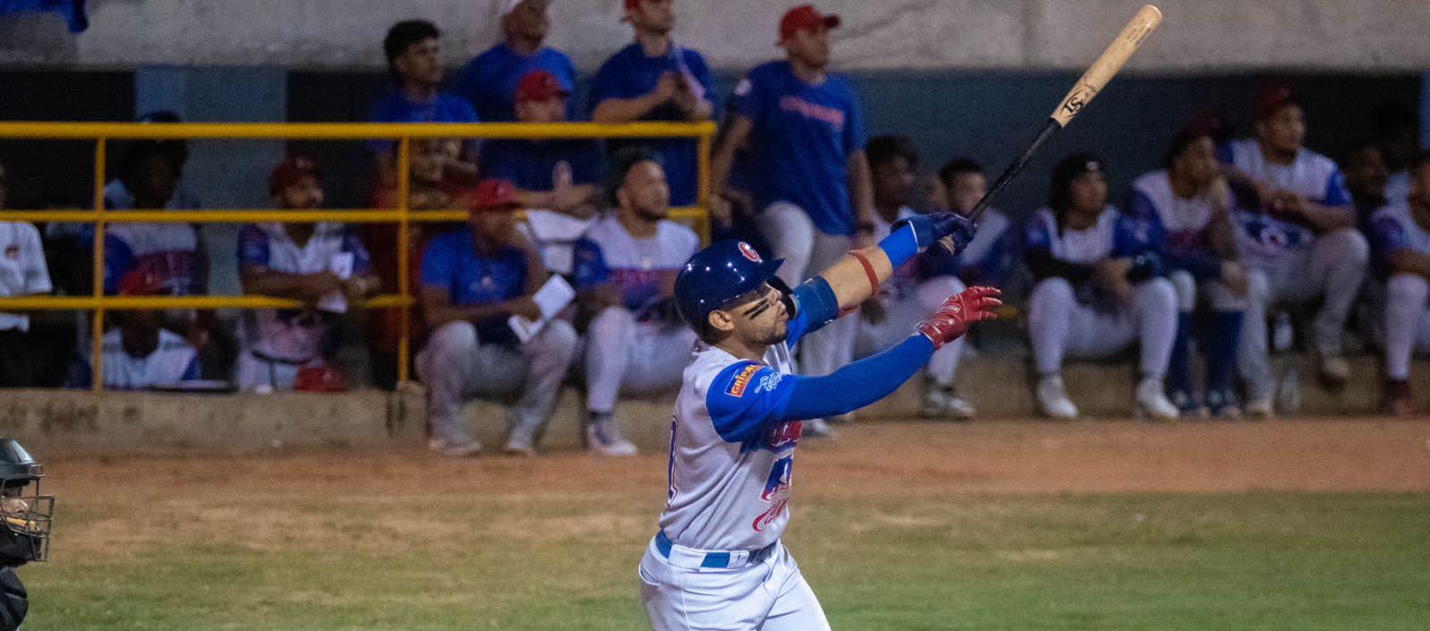 Fabián Pertuz bateó un jonrón de tres carreras en el segundo inning.