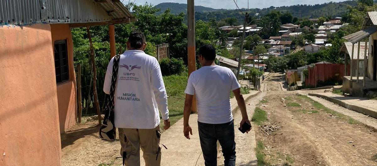 Personal de la Unidad de Búsqueda de Desaparecidos, en trabajo de campo