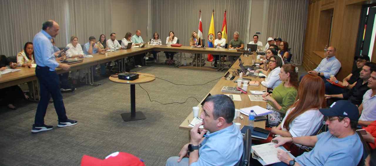 Primera mesa de trabajo para el Plan de Desarrollo.