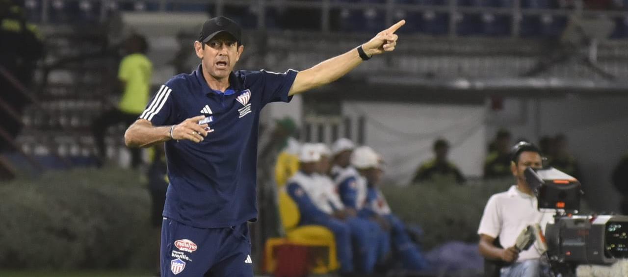 El técnico Arturo Reyes.