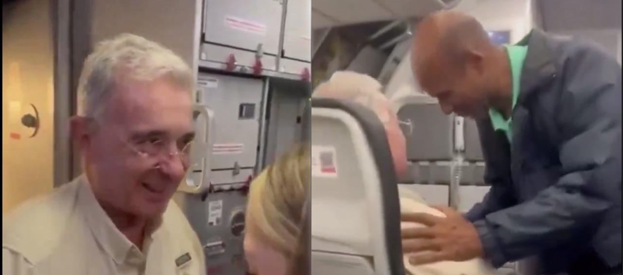 Álvaro Uribe recibió el cariño de quienes estaban en el avión.