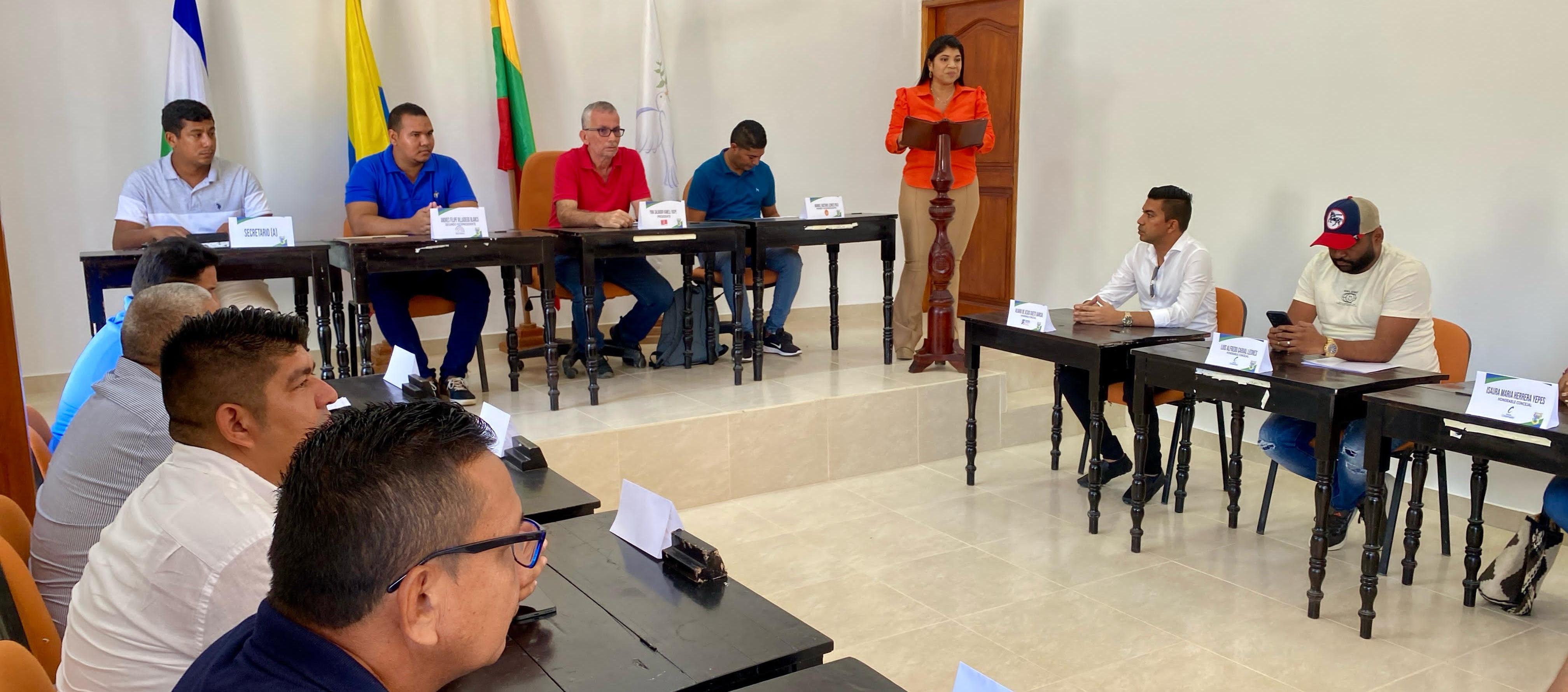 Merly Viana Pérez, alcaldesa de San Jacinto, en el Concejo municipal.